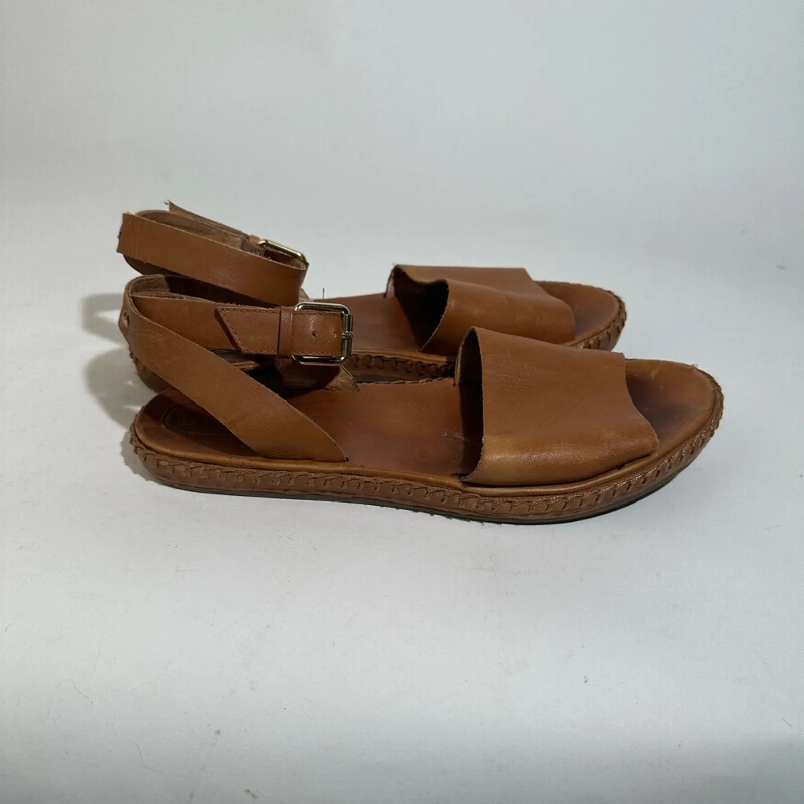 Corso Como Women’s Brinkley Flat Sandals